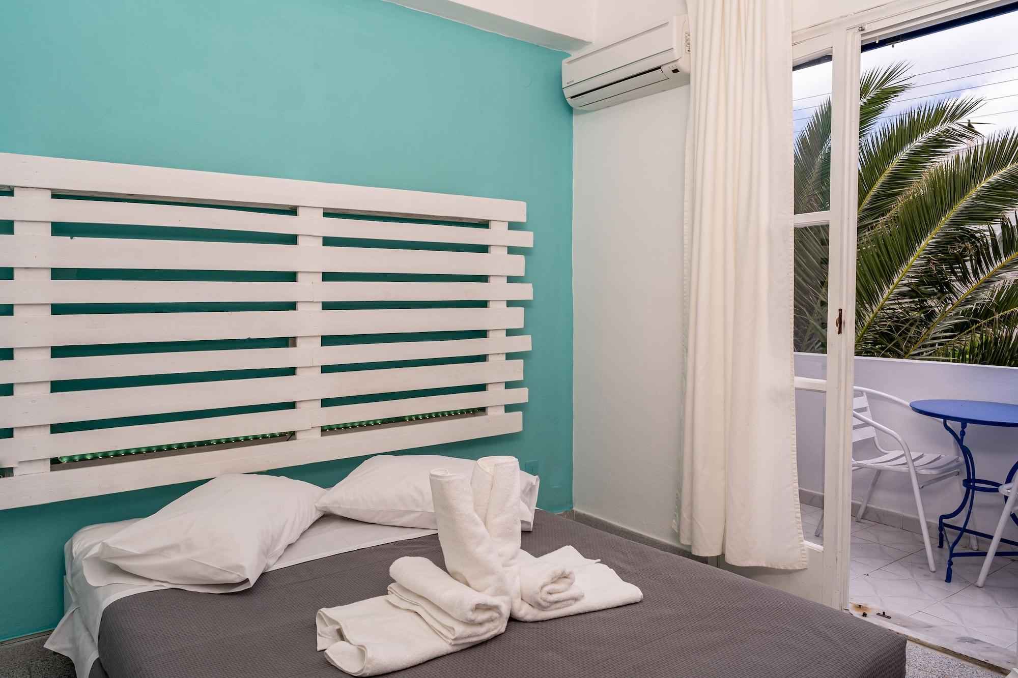 Ikaros Aparthotel Karterados  Bagian luar foto
