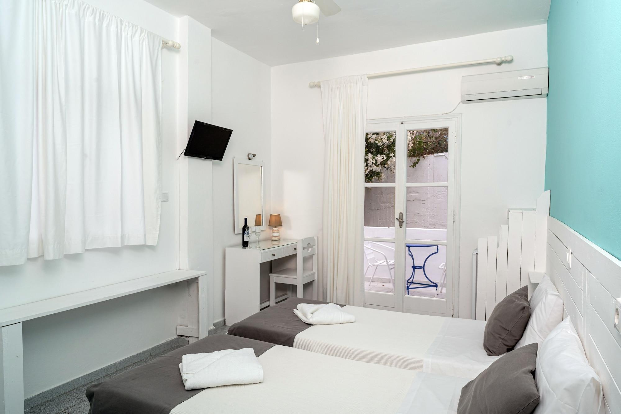 Ikaros Aparthotel Karterados  Bagian luar foto