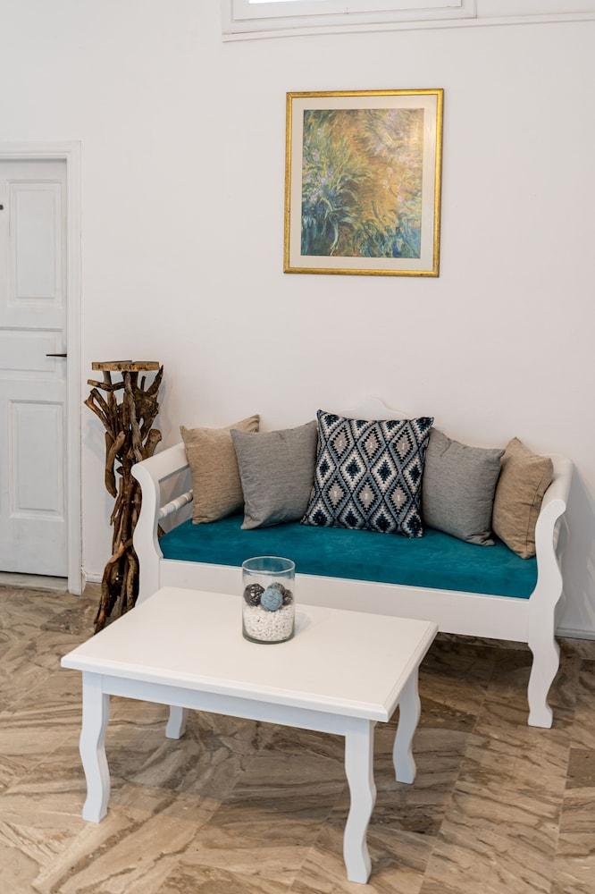 Ikaros Aparthotel Karterados  Bagian luar foto
