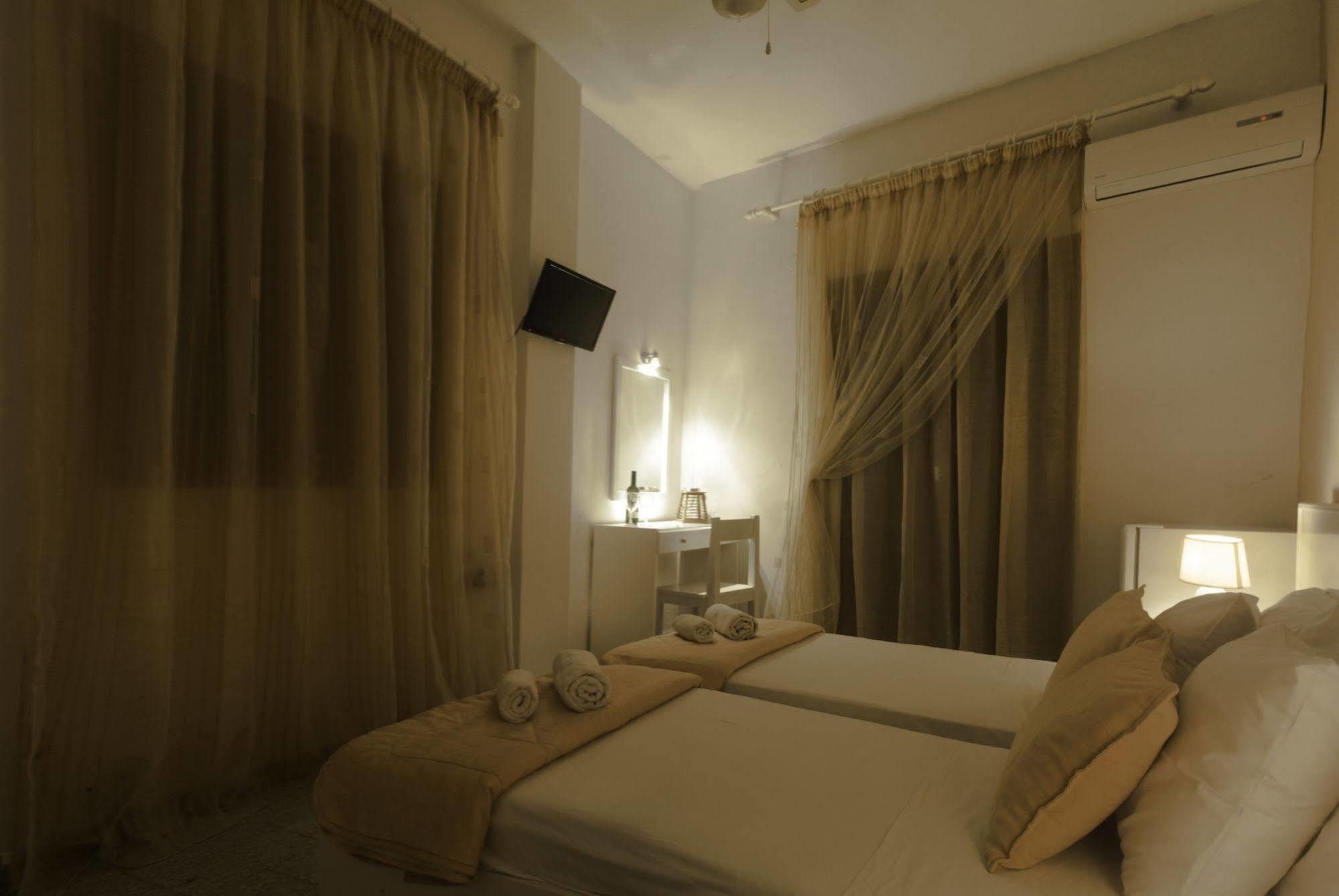 Ikaros Aparthotel Karterados  Bagian luar foto