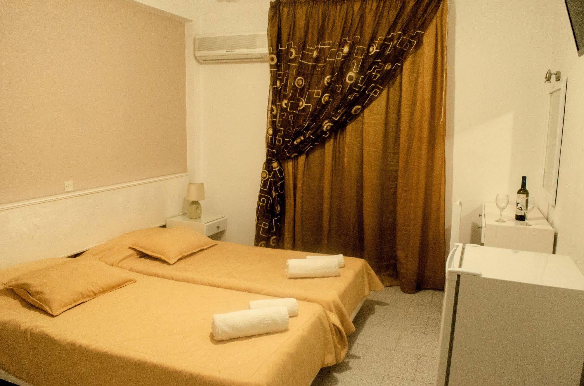 Ikaros Aparthotel Karterados  Bagian luar foto